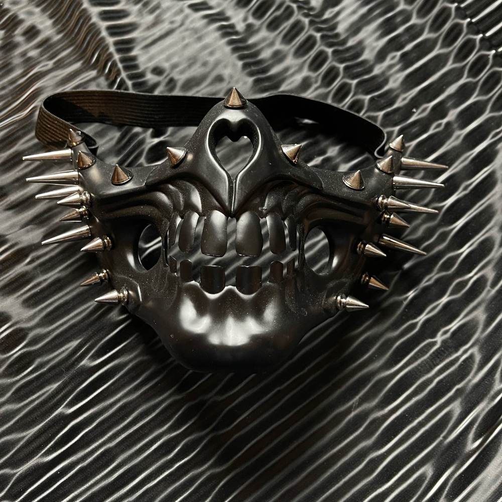 Stud Mask Set - Picture 4 of 4